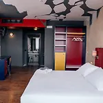 K Modern מלון