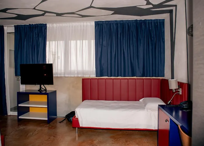 K Modern بسكييرا ديل غاردا