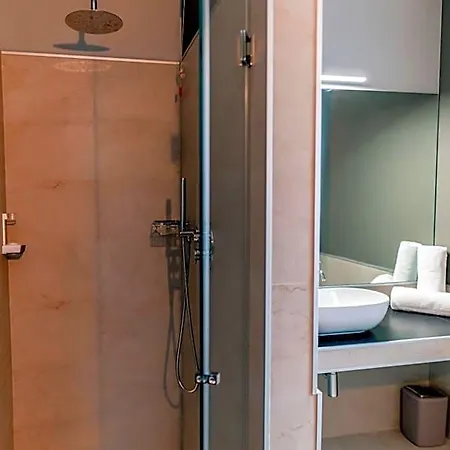 K Modern Hotel 3*