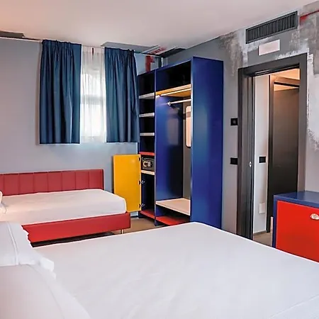 K Modern Hotel 3*