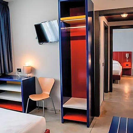 K Modern Hotel 3*