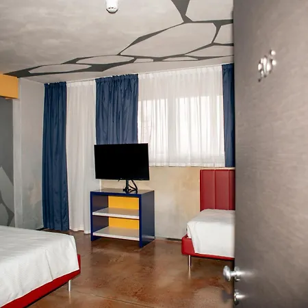 K Modern ホテル ペスキエーラ・デル・ガルダ