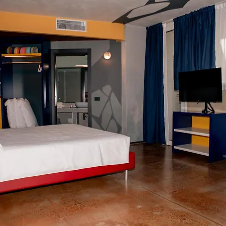 K Modern 3* ペスキエーラ・デル・ガルダ