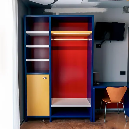 K Modern ペスキエーラ・デル・ガルダ