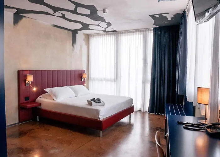 호텔 K Modern 페스키에라델가르다